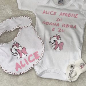 Set Neonata Personalizzato con Personaggio – Body, Bavetta e Calze