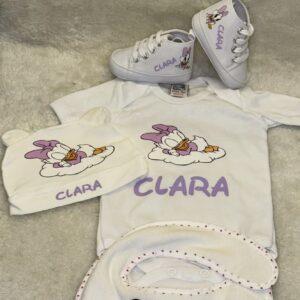 Kit Nascita Personalizzato con Body, Bavetta, Scarpette e Cappellino